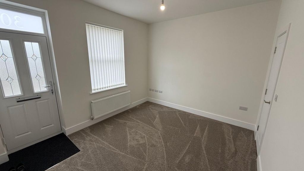 Property photo 2 of 11 Image