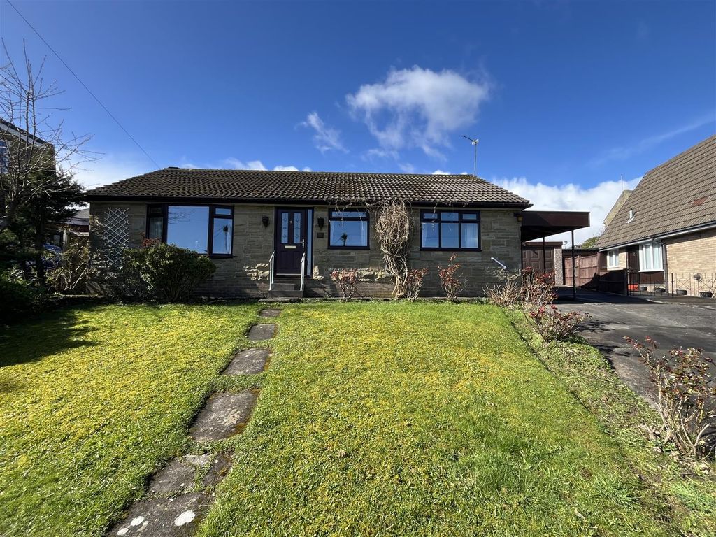 Property photo 1 of 17 External Front