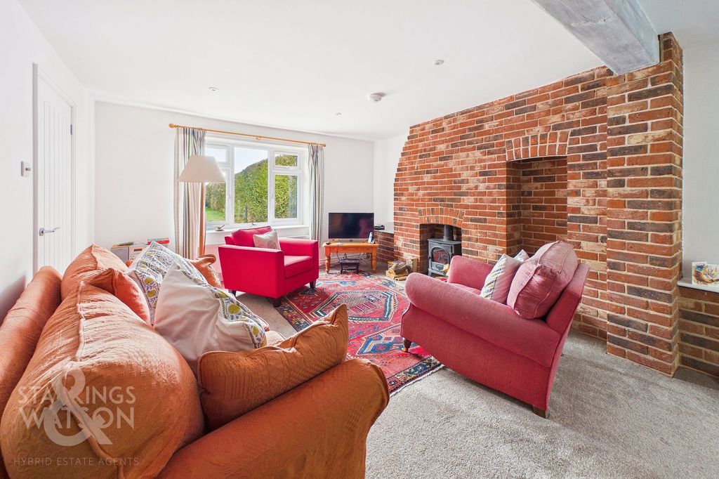 Property photo 2 of 21