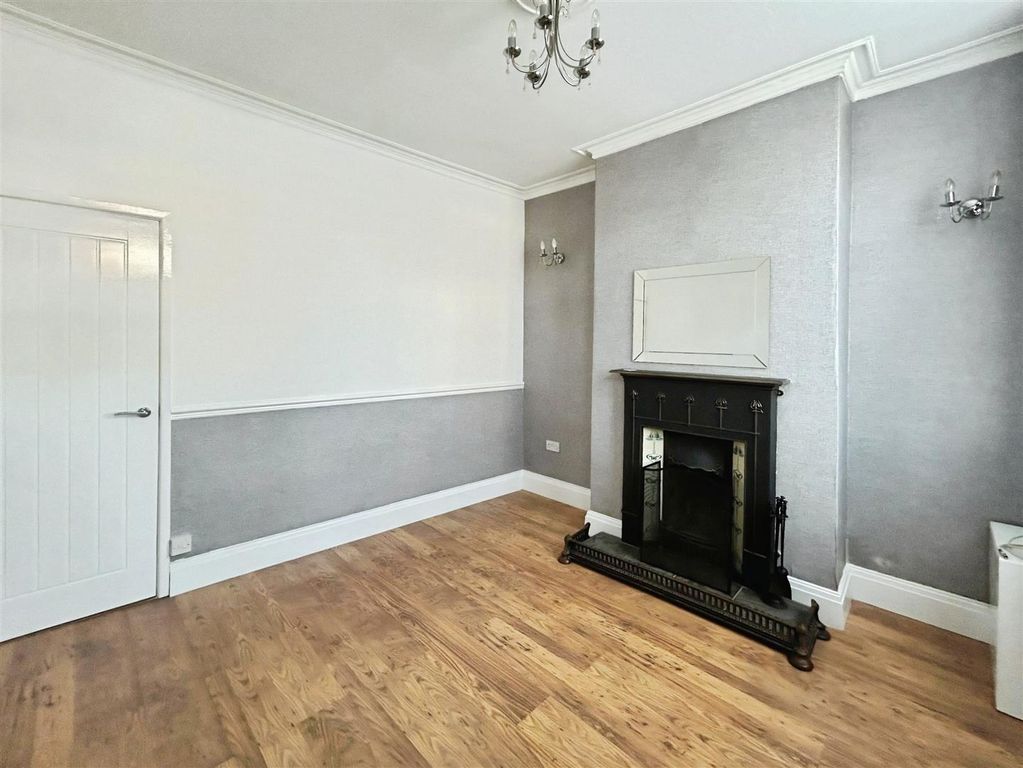Property photo 3 of 14 2c5E0B40-13.Jpg