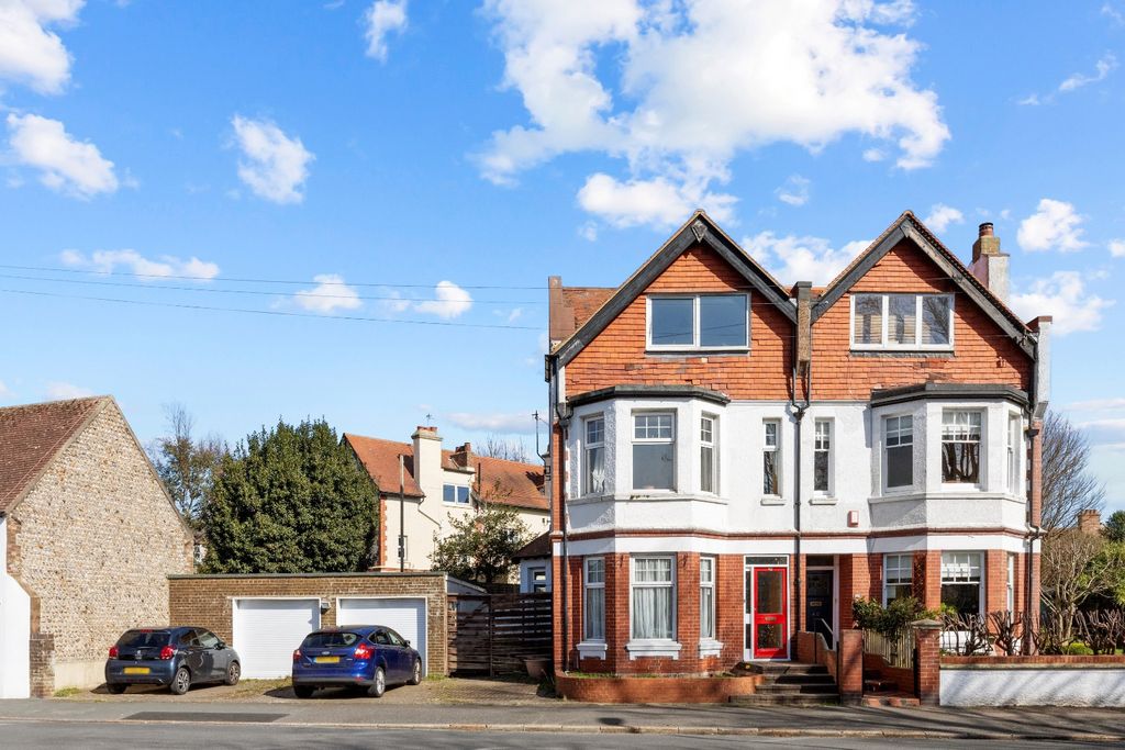 Property photo 1 of 13 3950281