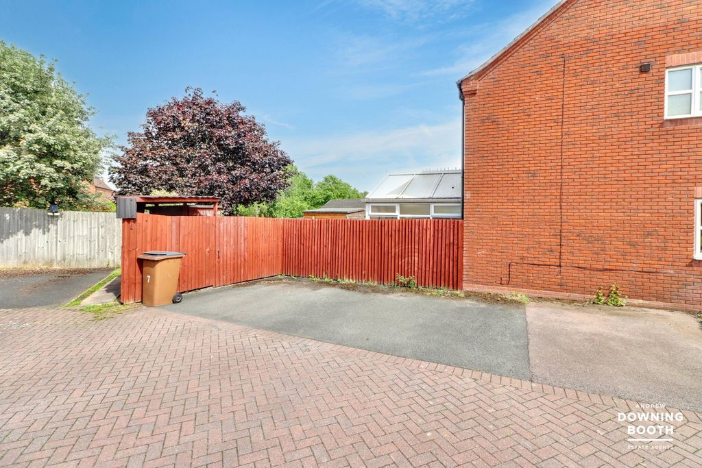Property photo 2 of 21