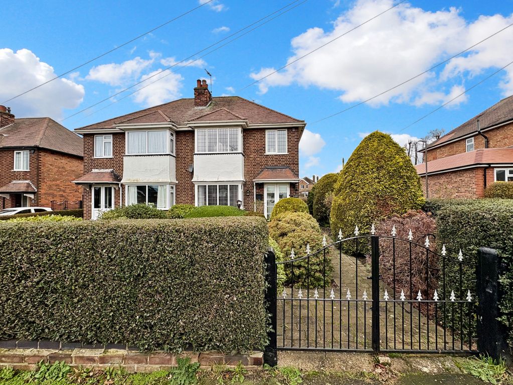 Property photo 2 of 31