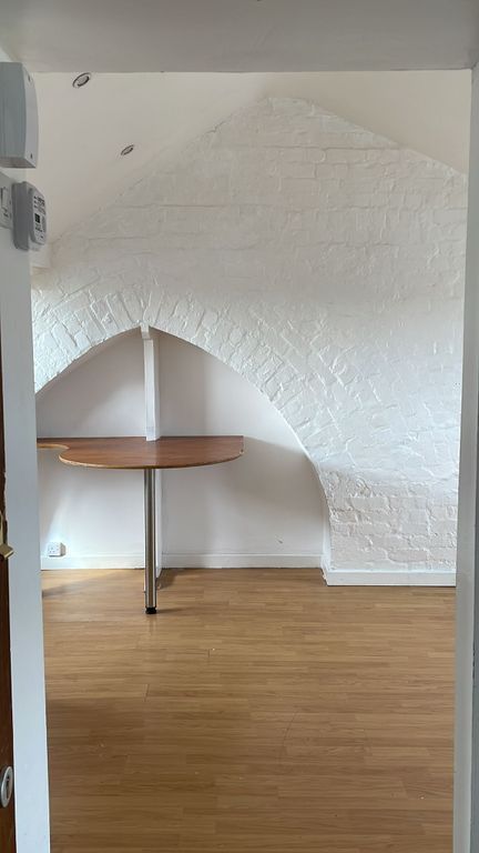 Property photo 2 of 7 Photo 8