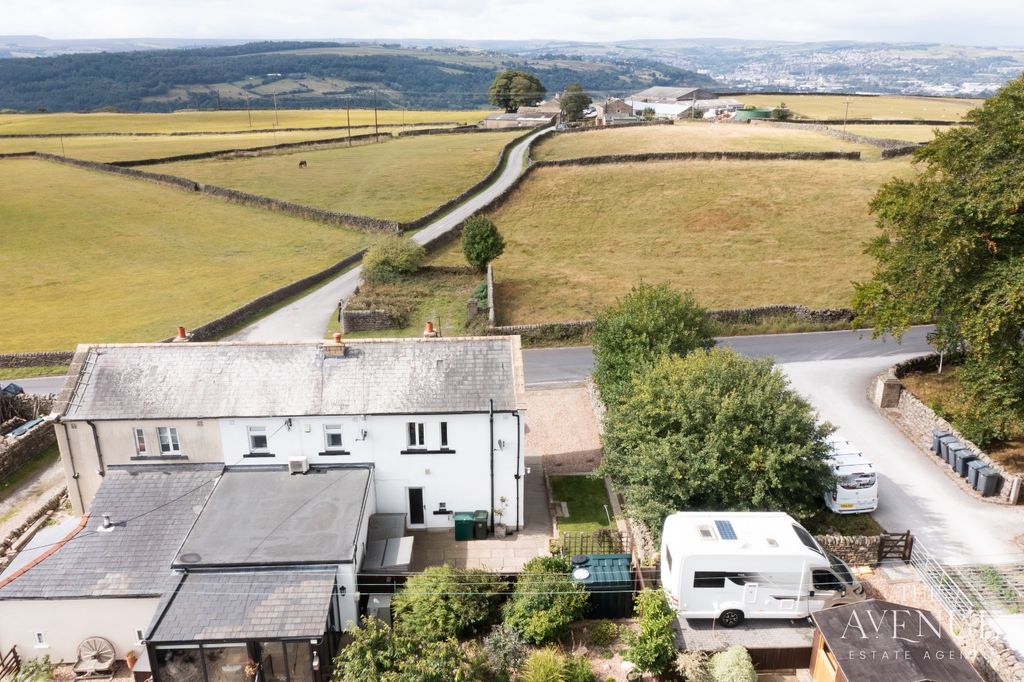 Property photo 2 of 30 4499086