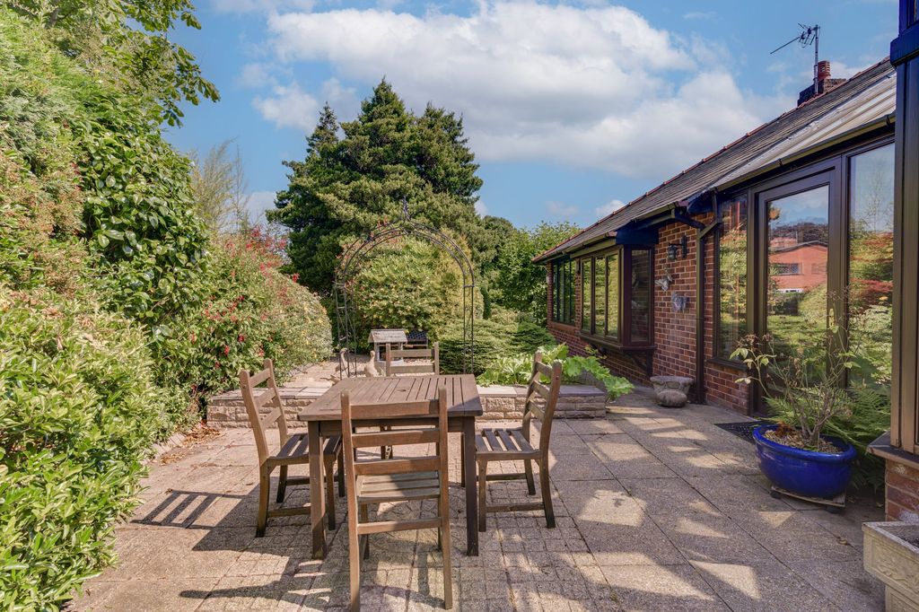 Property photo 3 of 31