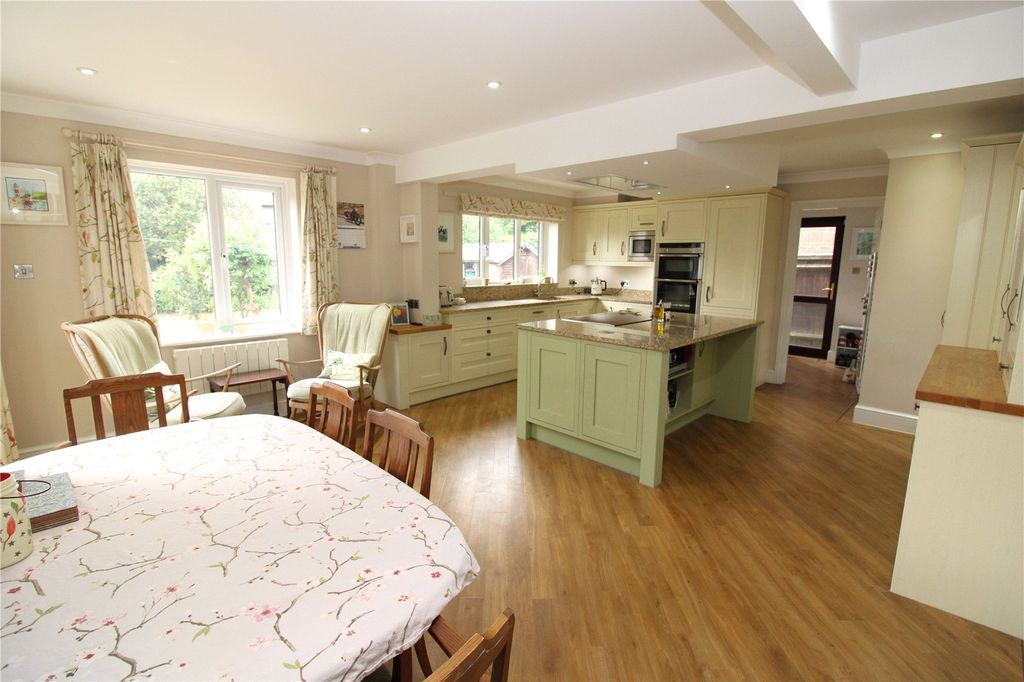 Property photo 2 of 24 Picture No. 22