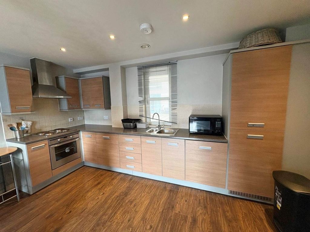 Property photo 3 of 5 Kitchen