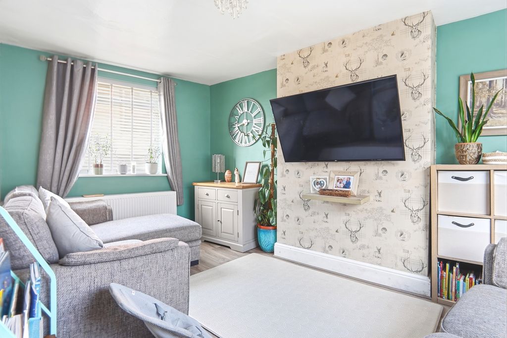 Property photo 3 of 19 Dawlish8