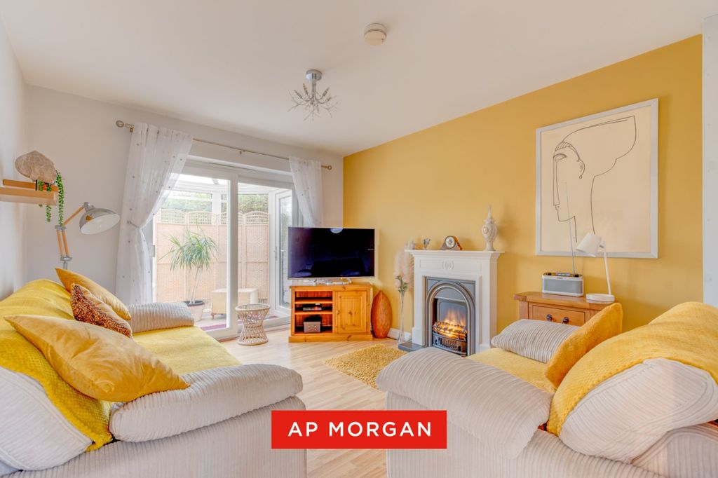 Property photo 3 of 16 Picture No. 10