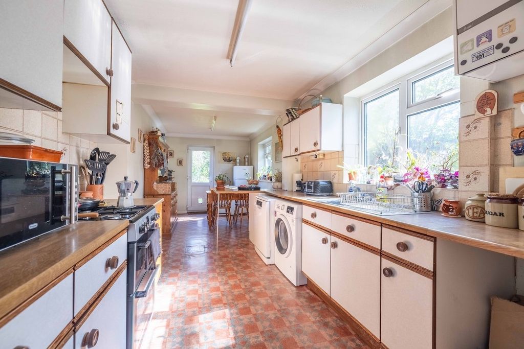 Property photo 3 of 31