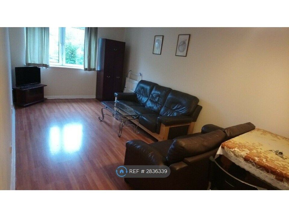 Property photo 2 of 9 Living Room