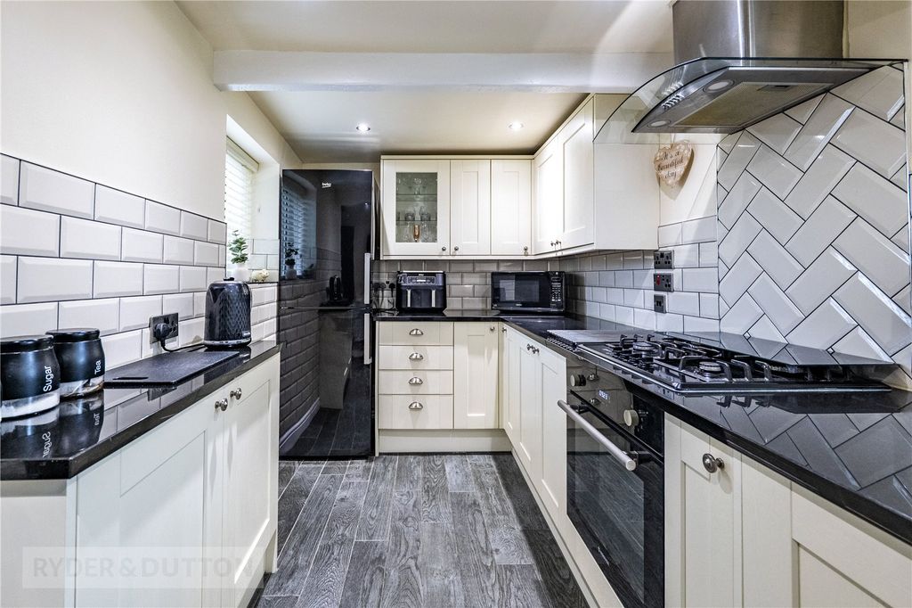 Property photo 3 of 28 Picture No. 39