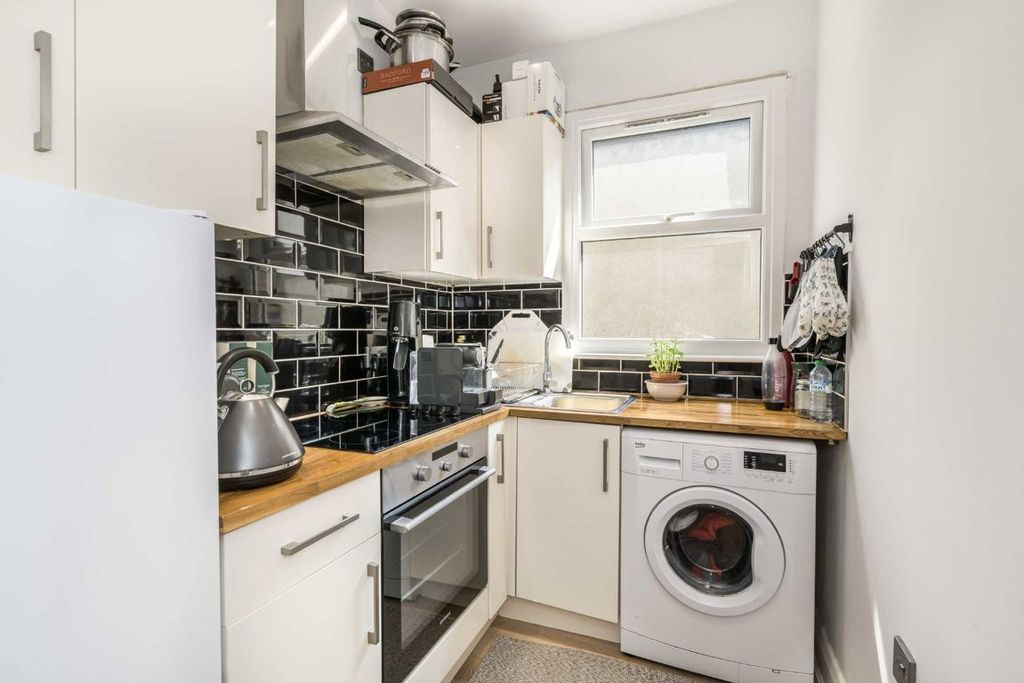 Property photo 3 of 4