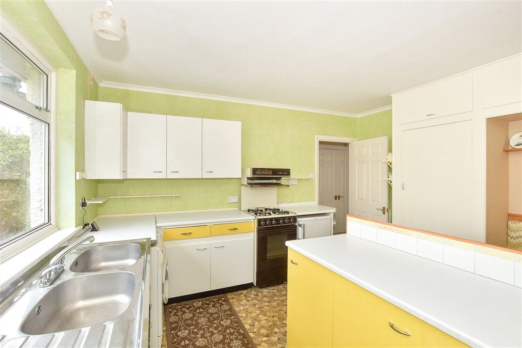 Property photo 3 of 13 Kitchen