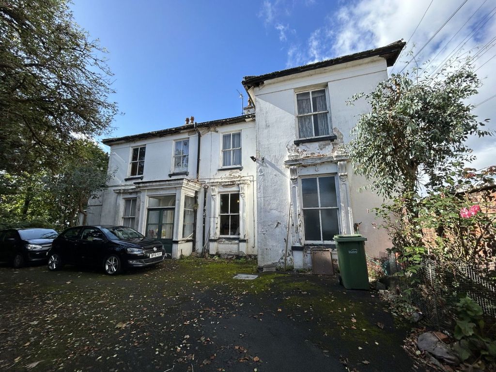 Property photo 1 of 25