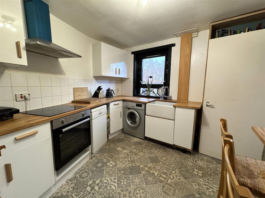 Property photo 2 of 10 Kitchen 1.Jpg