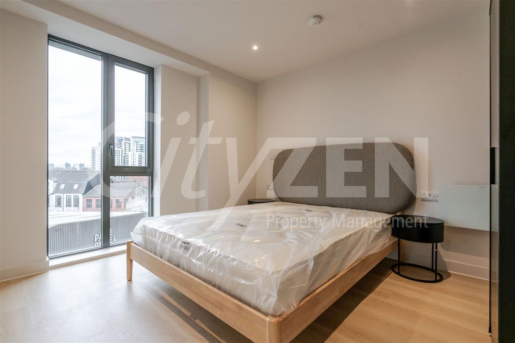 Property photo 3 of 10 Bedroom