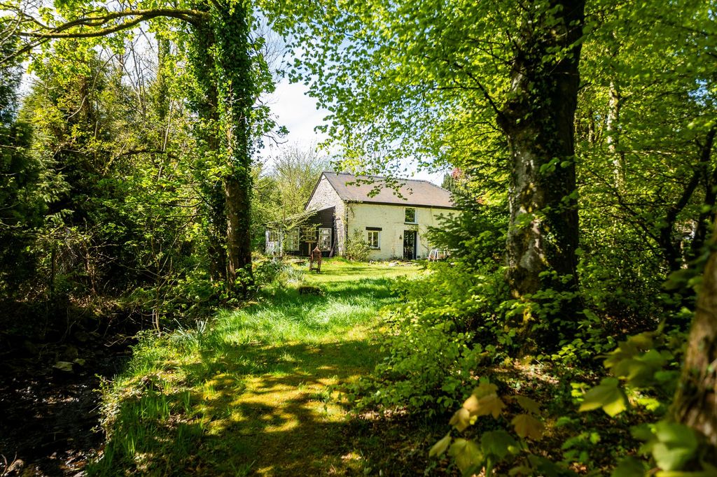 Property photo 2 of 43