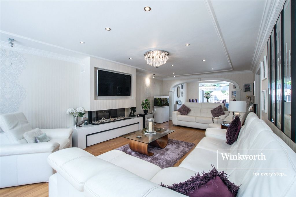 Additional image 6 of 3 bed detached house for saleGolf Links Road, Ferndown, Dorset BH22