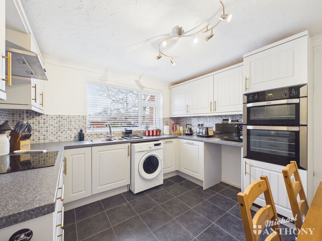 Property photo 2 of 15 Cam02773G0-Pr0407-Still005