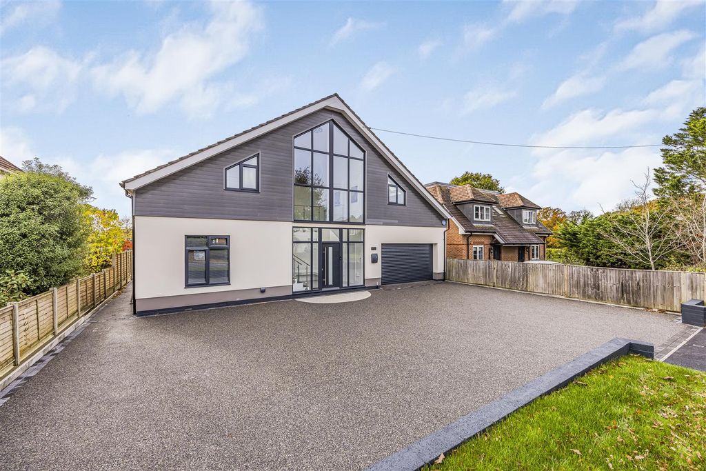 Property photo 1 of 48 31 Lovedean Lane, Waterlooville-Porticomarketing-S