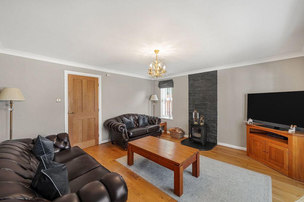 Property photo 3 of 46