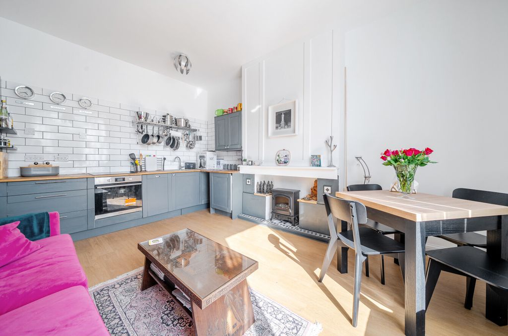 Property photo 1 of 8 1347522-20-68B5c2...