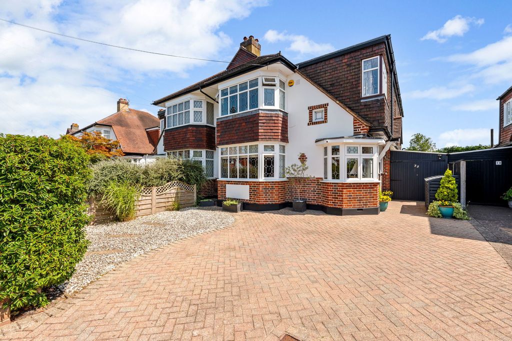 Property photo 1 of 27