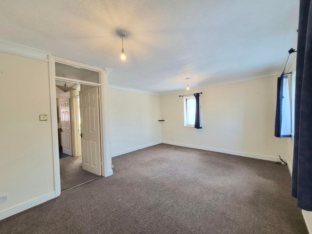 Property photo 3 of 4