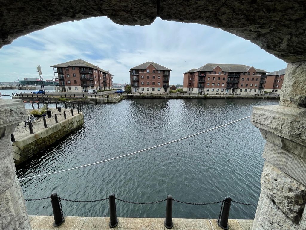 Property photo 2 of 11