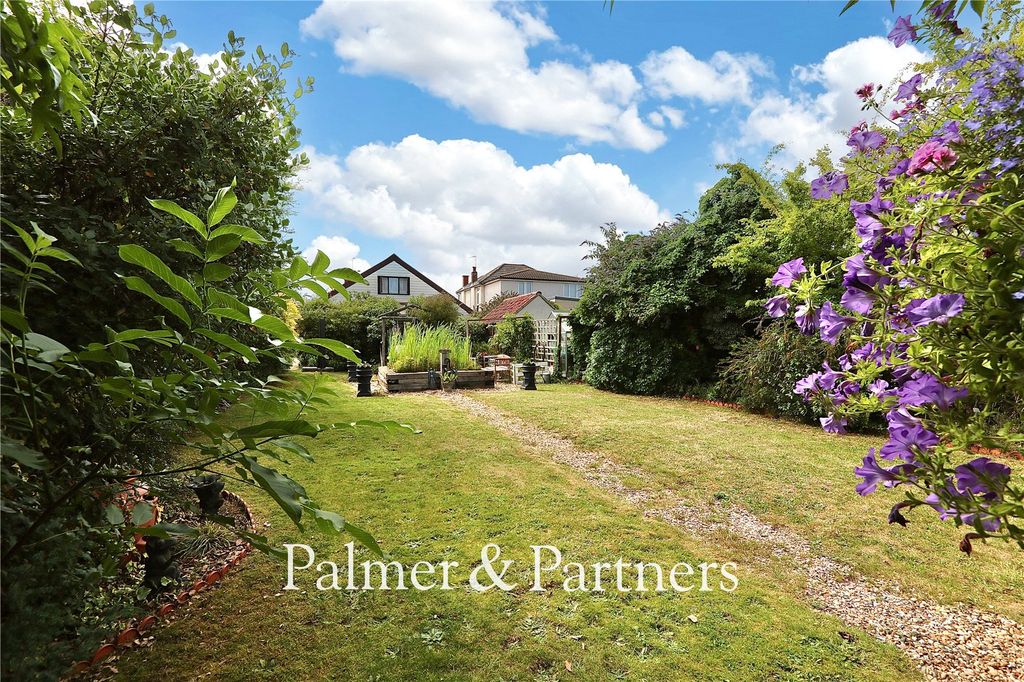 Property photo 2 of 34 Picture No. 21