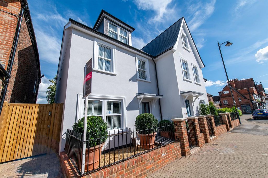 Property photo 1 of 36 39Shipbourneroad-46.Jpg