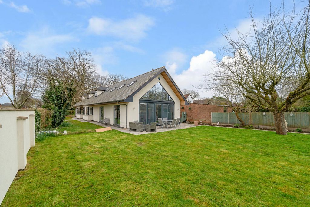 Property photo 3 of 28