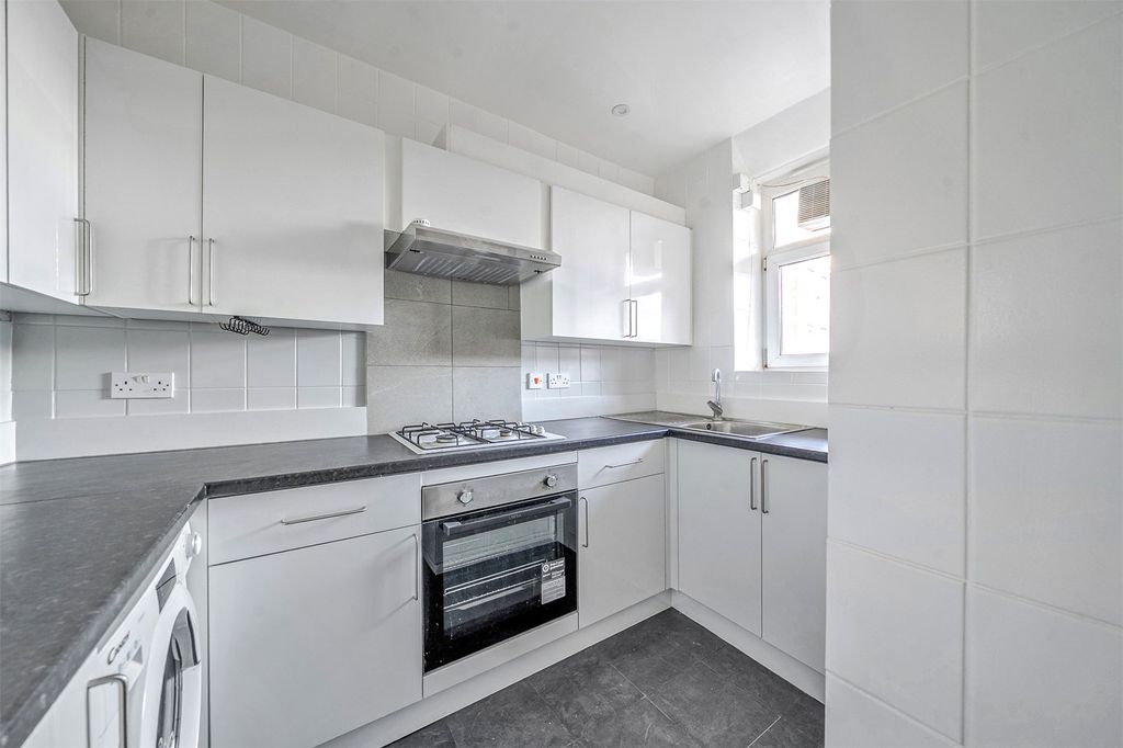 Property photo 2 of 16 Picture No. 02