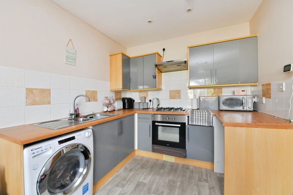 Property photo 3 of 11