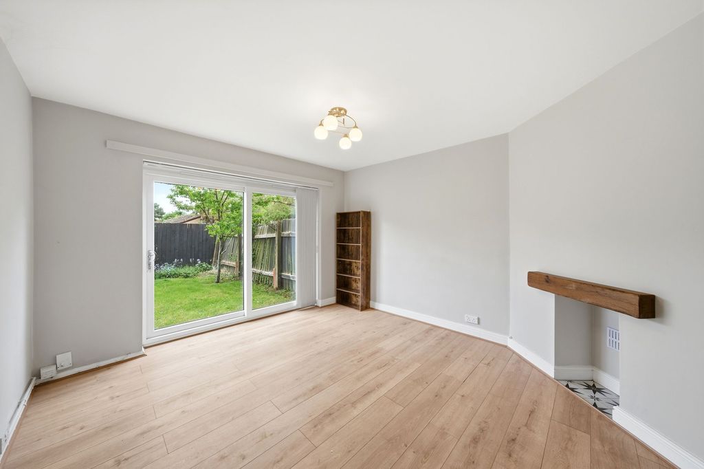 Property photo 2 of 9