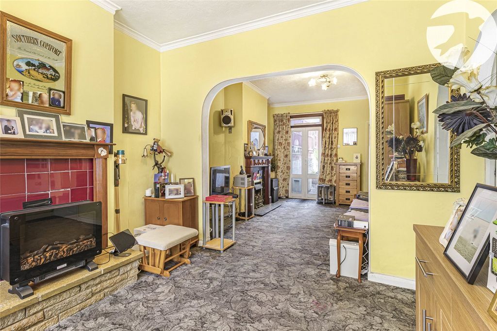 Property photo 3 of 20 Picture 3