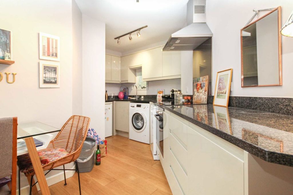 Property photo 3 of 4