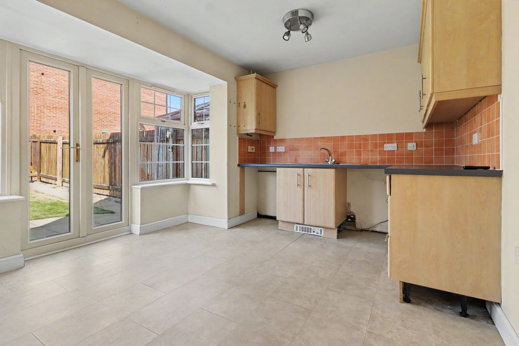 Property photo 2 of 19 Img_4251-Img_4253
