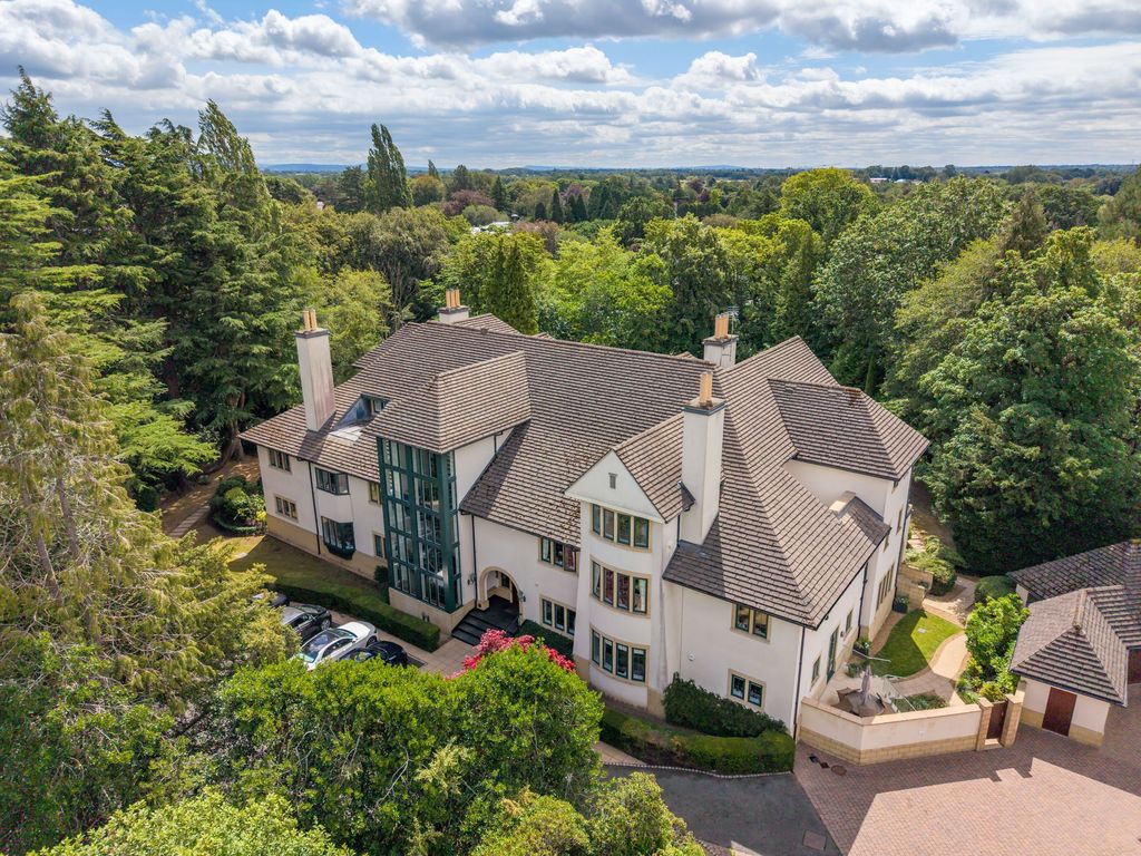 Property photo 1 of 18