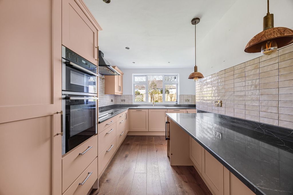 Property photo 2 of 22 Kitchen