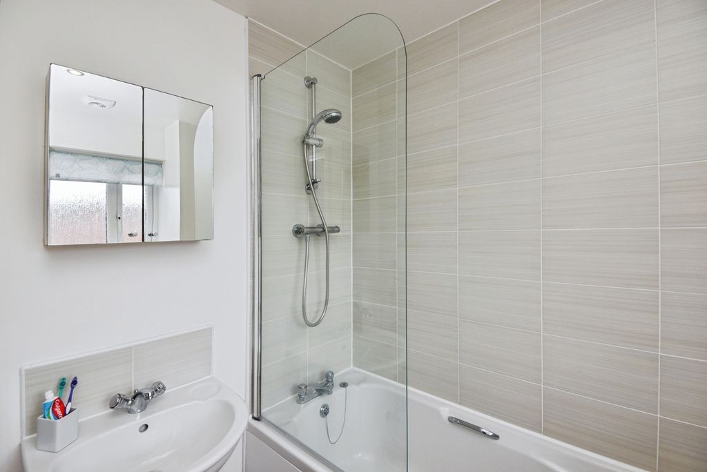 Property photo 2 of 17 Photo