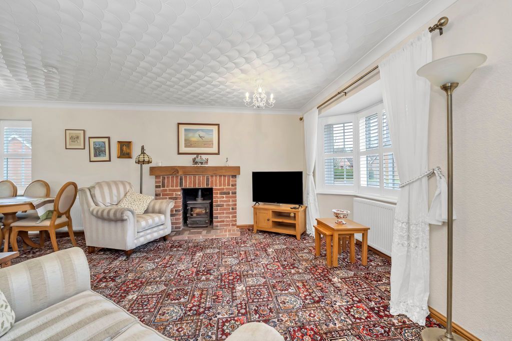 Property photo 2 of 19 Sitting/Dining Room