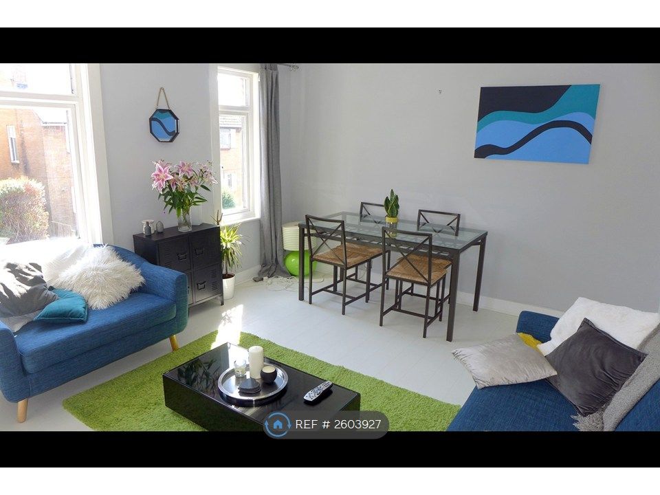 Property photo 3 of 16 Lounge3