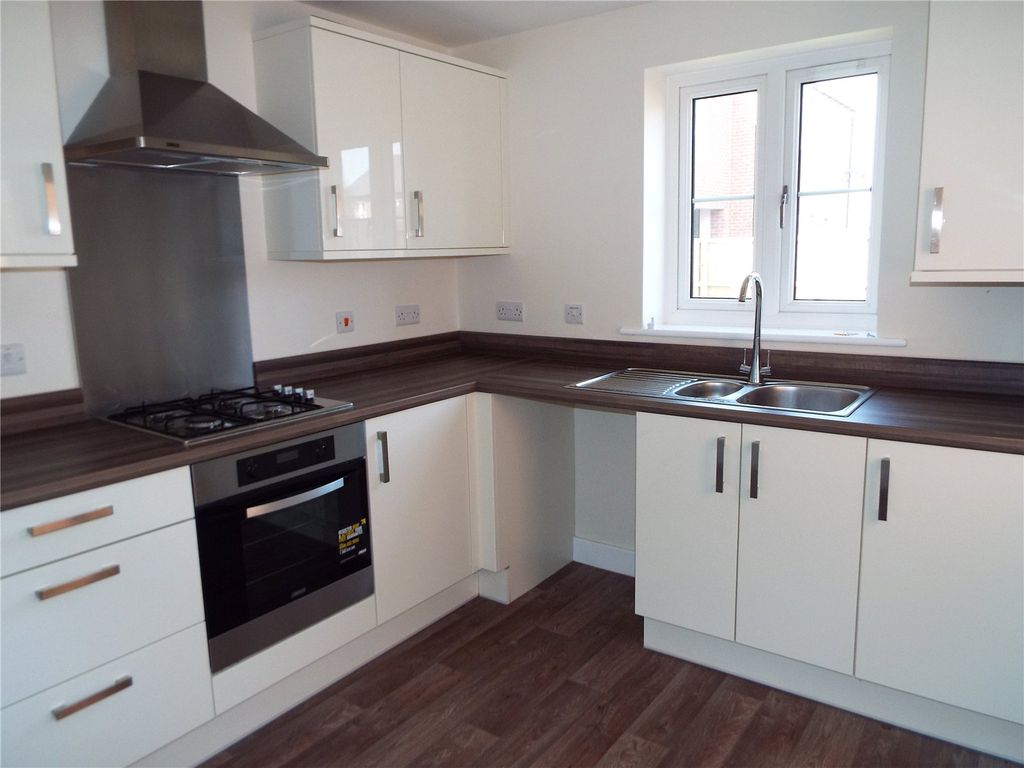 Property photo 2 of 12 Kitchen