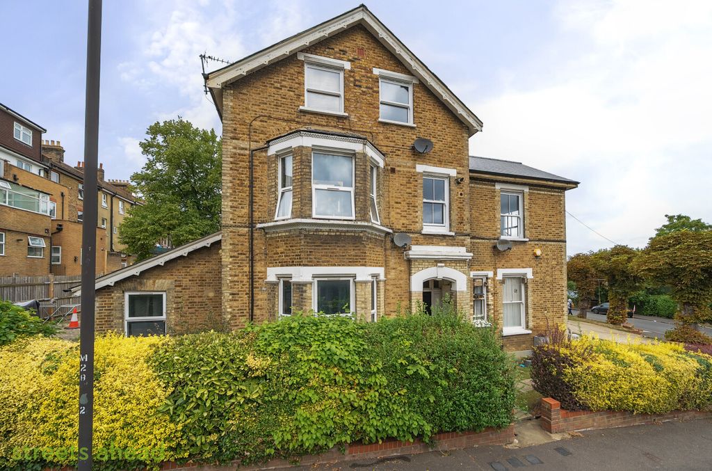 Property photo 1 of 14 6A65F14B-80E4-415...