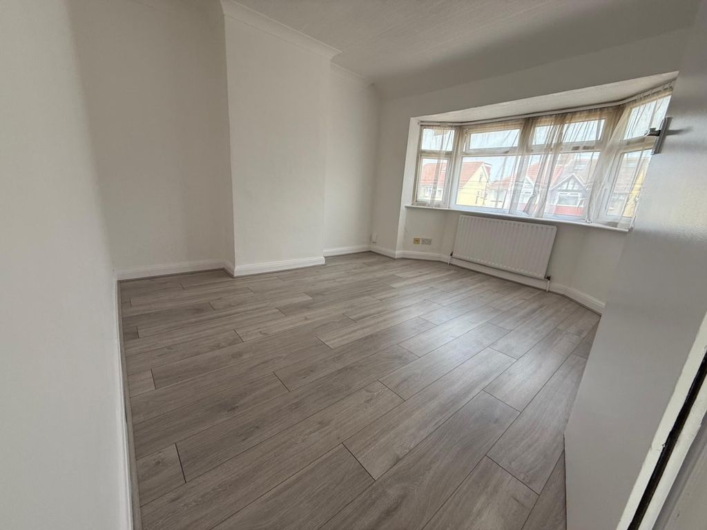 Property photo 2 of 8 2