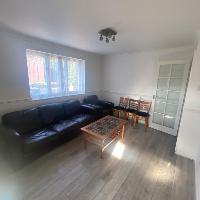 Property photo 1 of 5