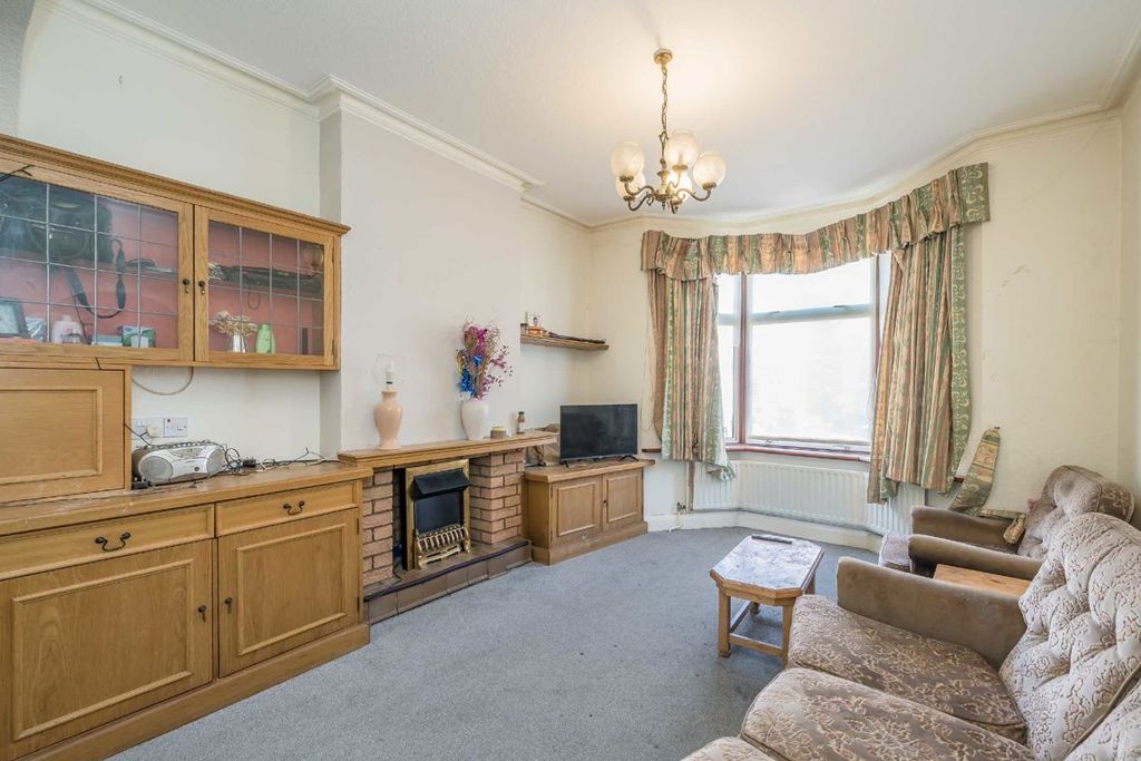 Property photo 2 of 4